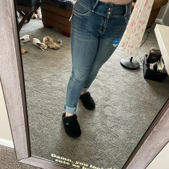 Wallflower Skinny Jeans - Picture 9 of 10